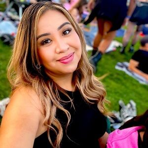 Meet your Posher, Cintia